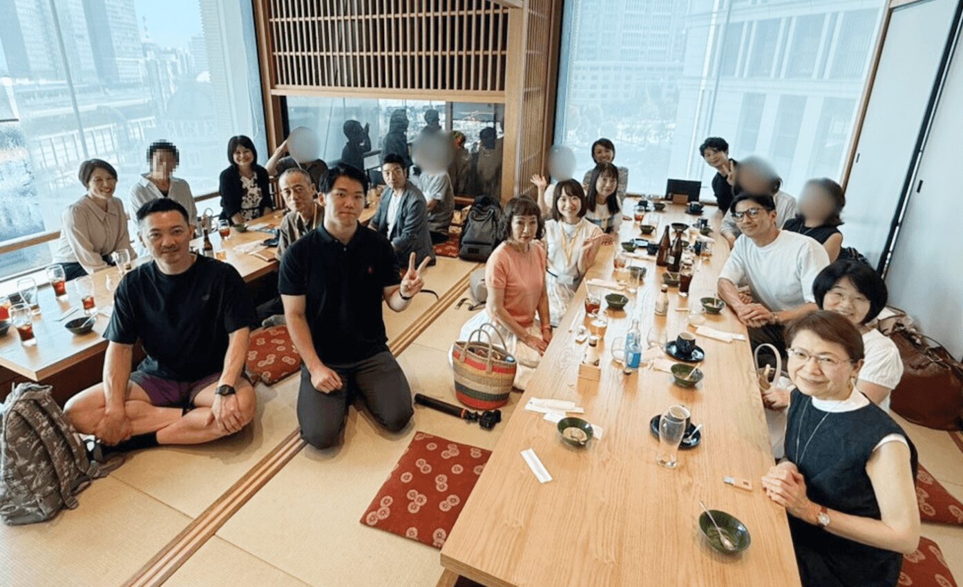 セミナー参加者と講師の集合写真