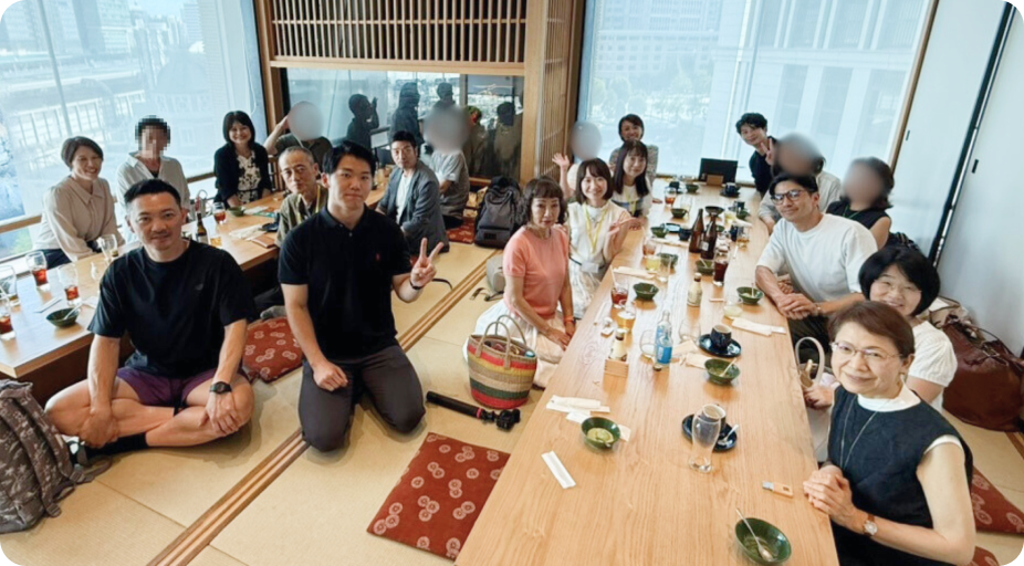 日本栄養アカデミー協会の講師と受講生による懇親会。和気あいあいとしたコミュニティの雰囲気